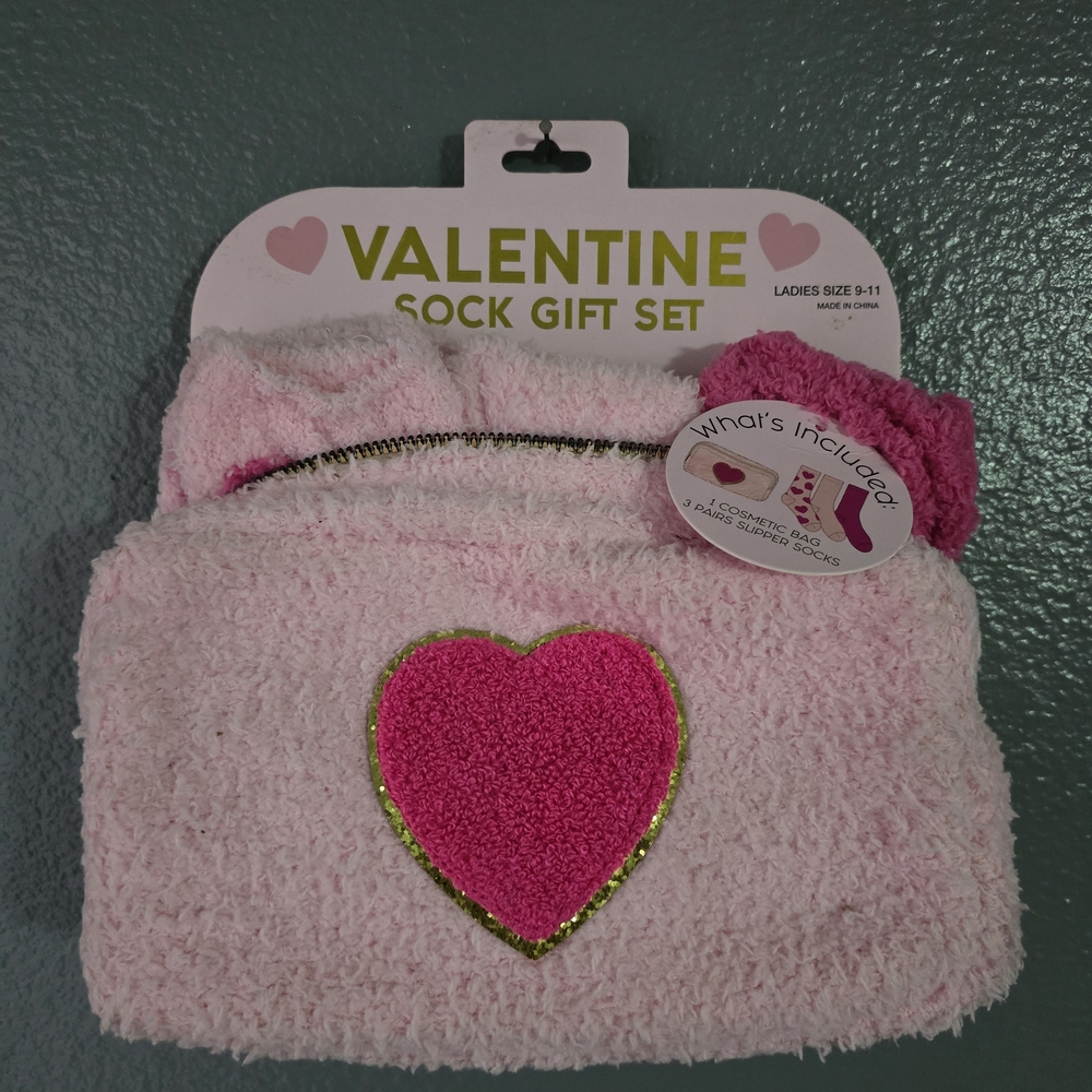 ❤️ Valentine Pink Sock Gift Set. Nwt.
